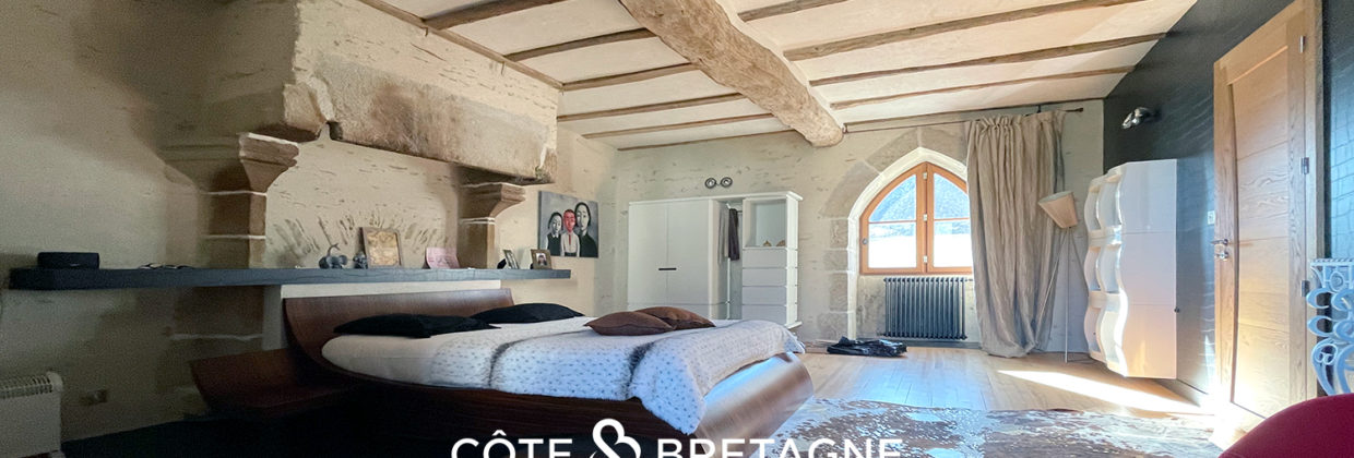 Acheter à Ambon magnifique demeure du 16è siècle chambre3