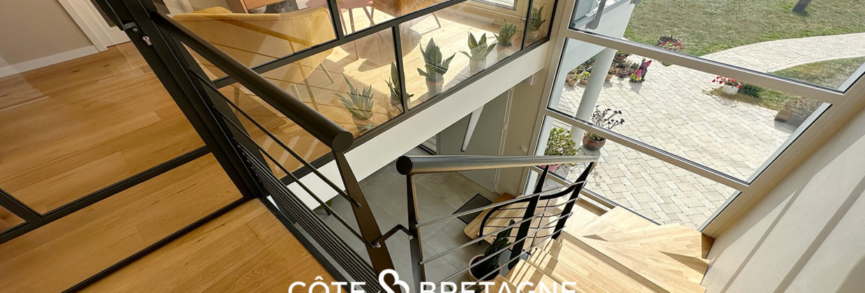 Acheter à Santec Maison contemporaine avec vue mer et piscine
