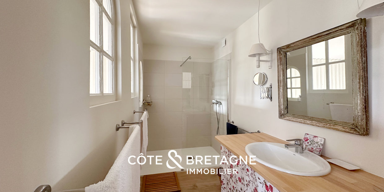 Acheter à Sulniac longère avec rénovation énérgétique salle d'eau