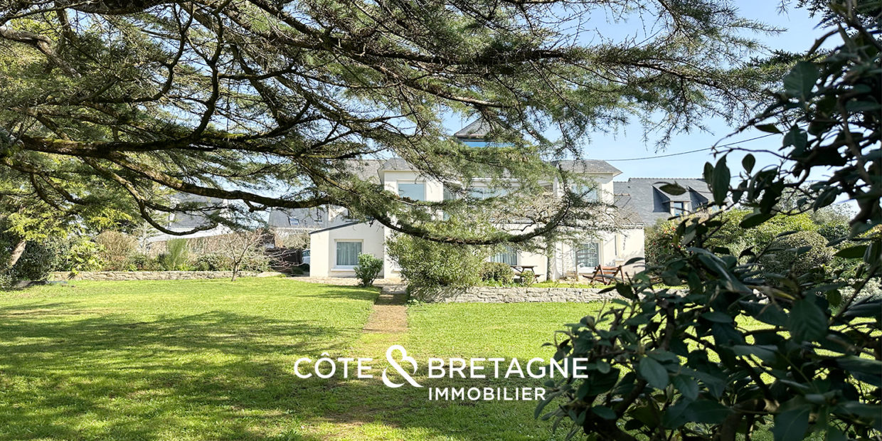 Maison familiale à Séné Golfe du Morbihan jardin