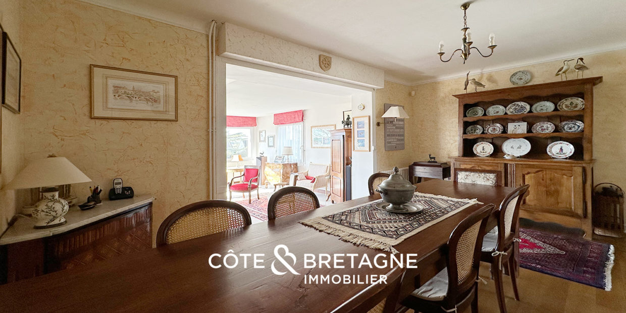 Maison familiale à Séné Golfe du Morbihan salle a manger 2