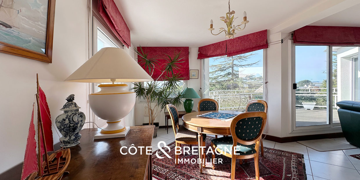 Maison familiale à Séné Golfe du Morbihan salon