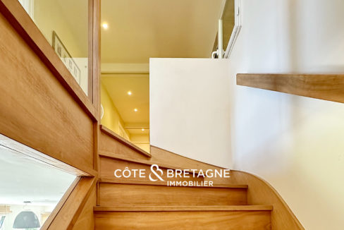 Maison Familiale d'architecte à Plouhinec Morbihan chambre escalier