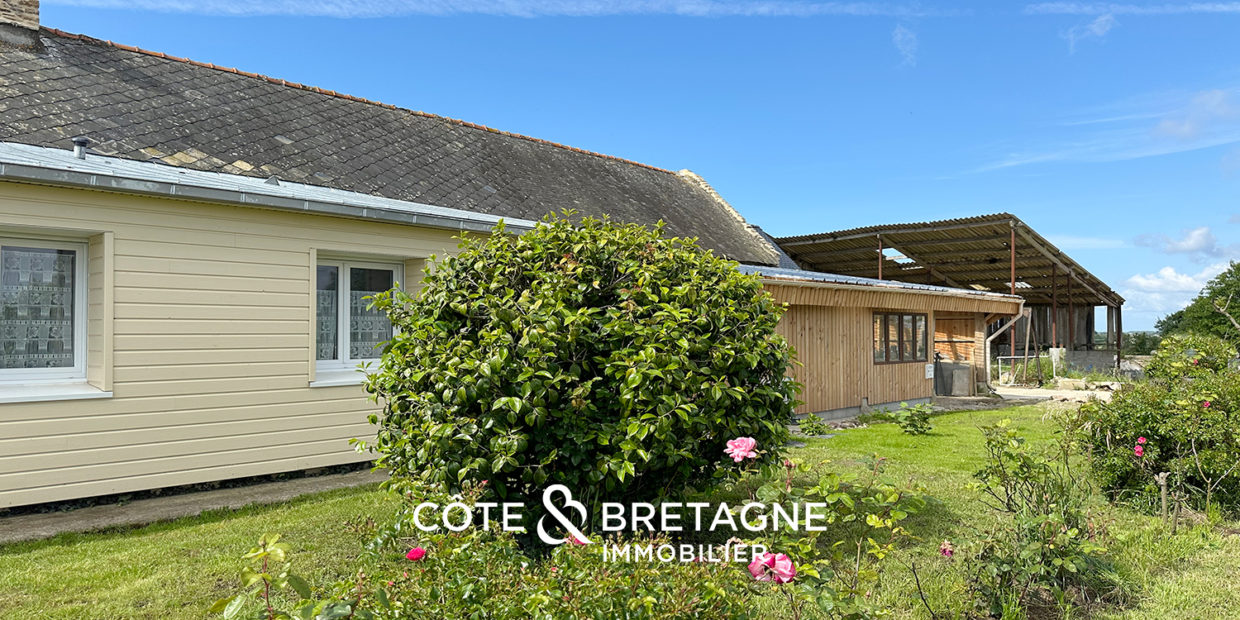 Longère à rénover à Muzillac Morbihan dépendances