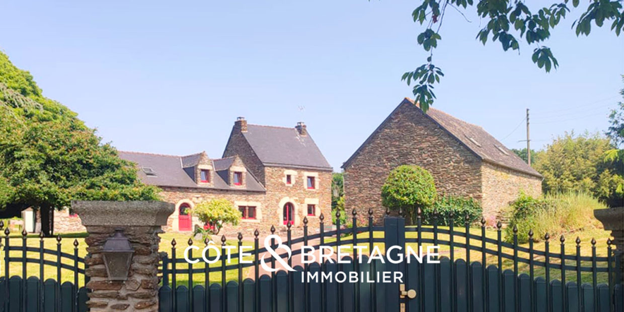 maison-en-pierre-propriete-bretagne-saint-caradec