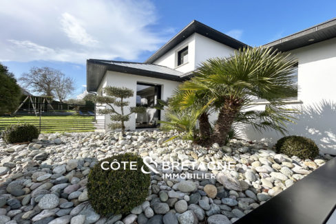 Maison-contemporaine-jardin-proche-mer-3