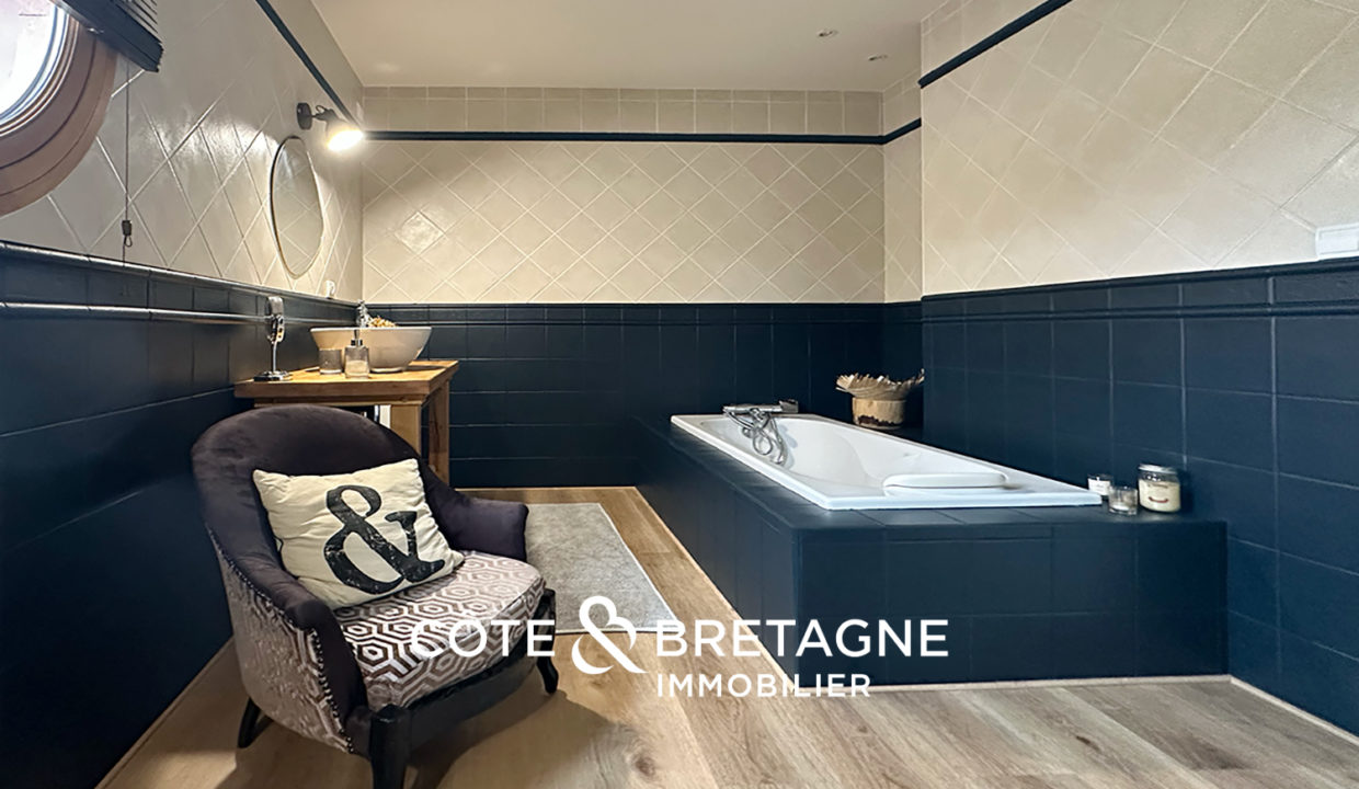 Maison avec piscine Ambon