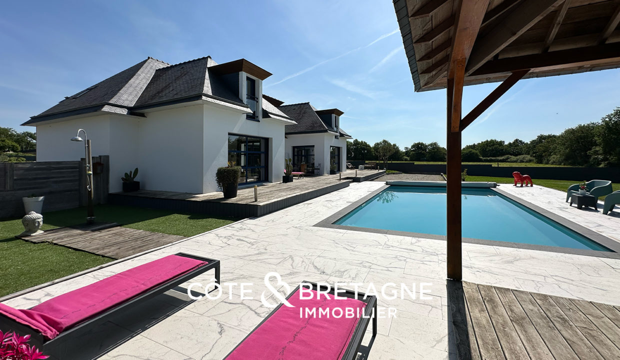 Maison avec piscine Ambon 17