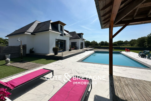 Maison avec piscine Ambon 17