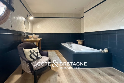 Maison avec piscine Ambon