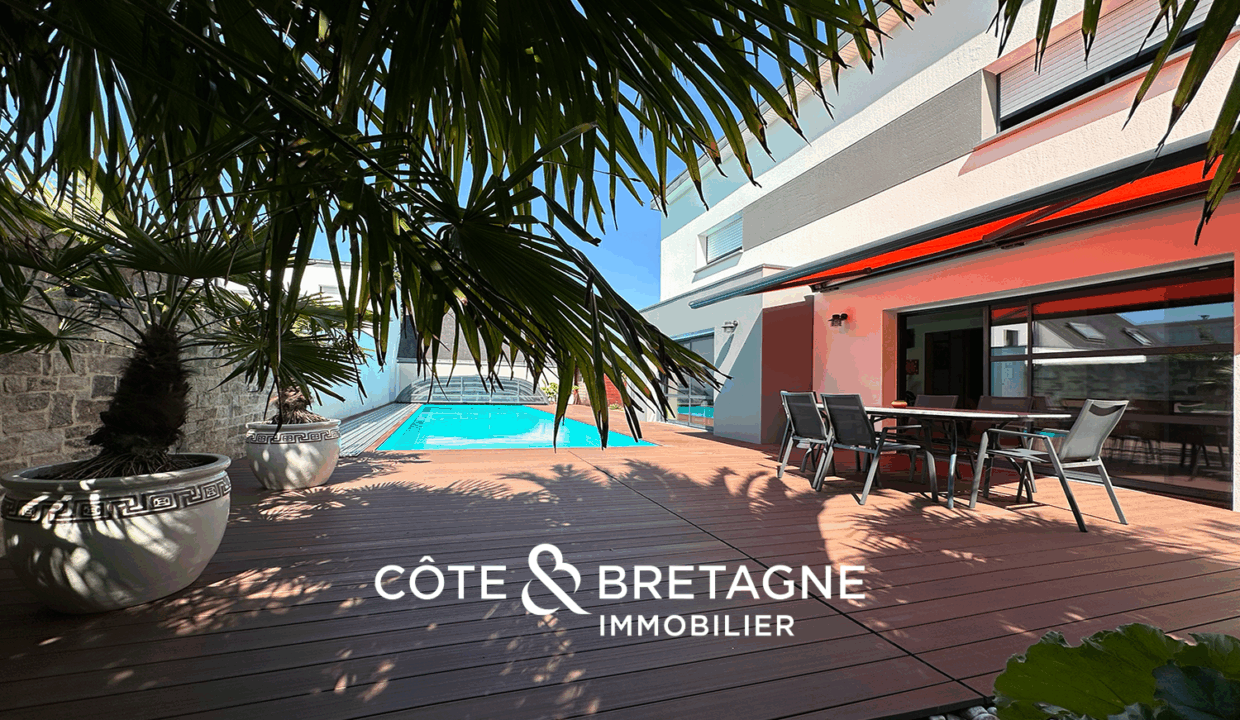 Maison familiale avec piscine à Vannes 3