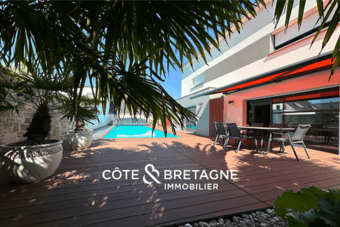 Maison familiale avec piscine à Vannes 3