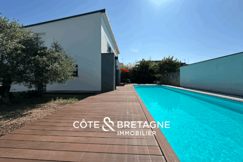 Maison familiale avec piscine à Vannes 4