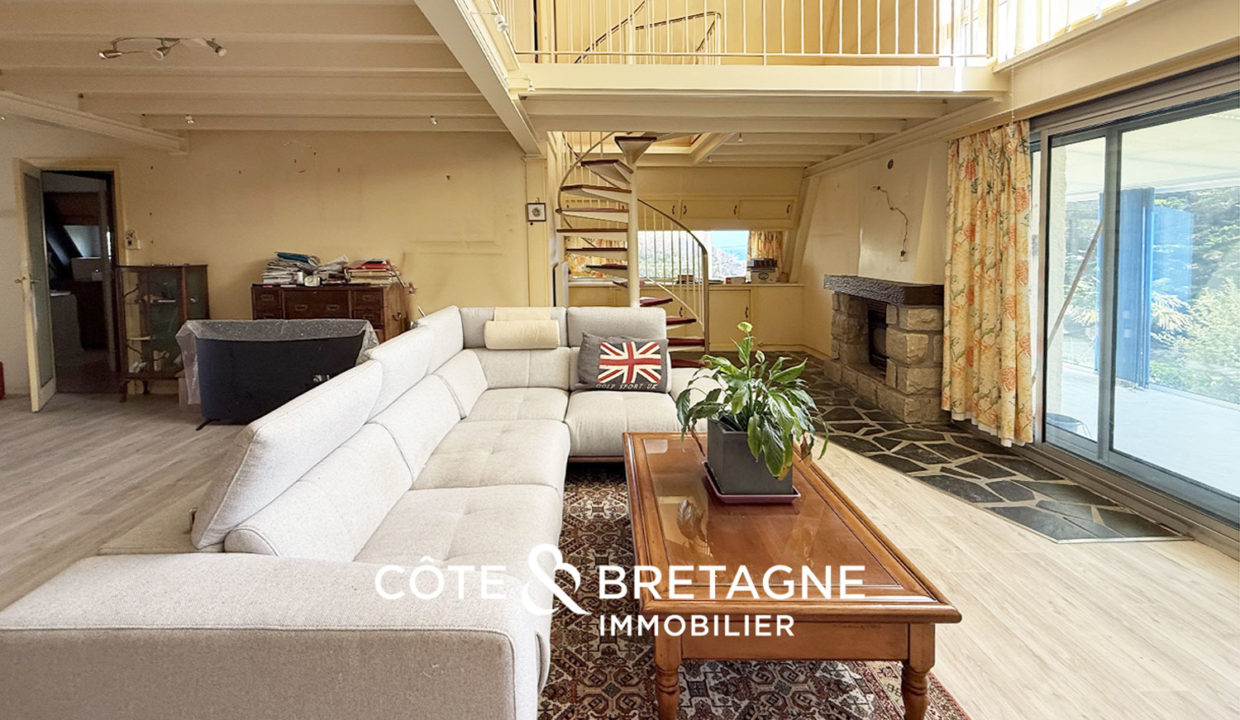 Maison-vue-mer-salon-proche-plage-etables-sur-mer-10
