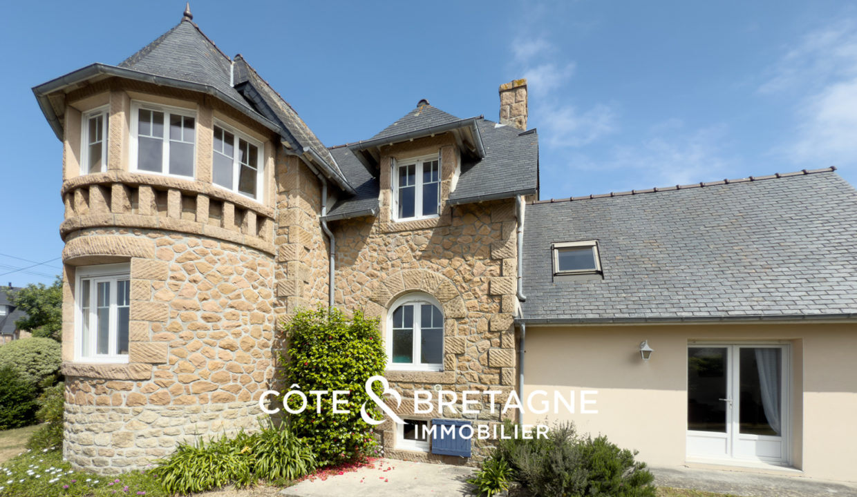 maison-bord-de-mer-tregastel-facade-4.jpg