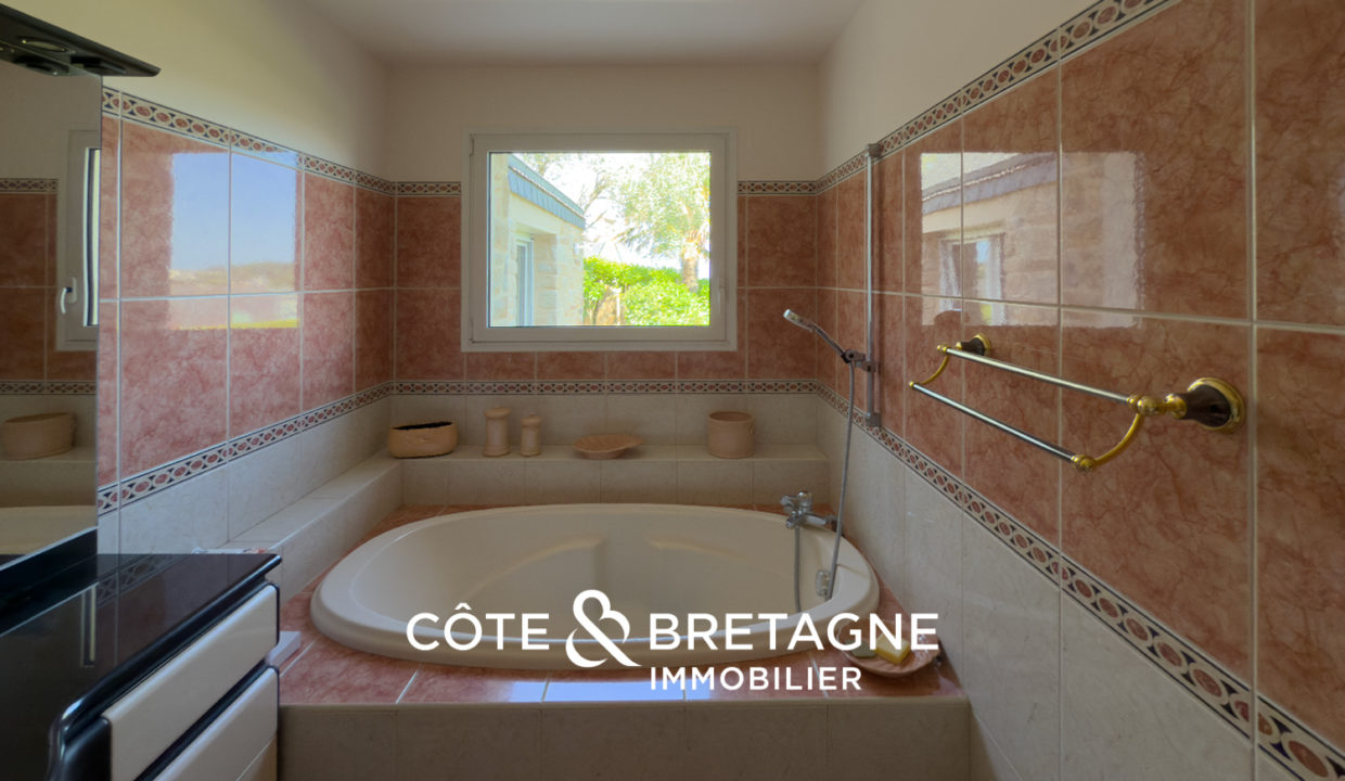 maison-familiale-perros-guirec-vue-mer-baignoire2
