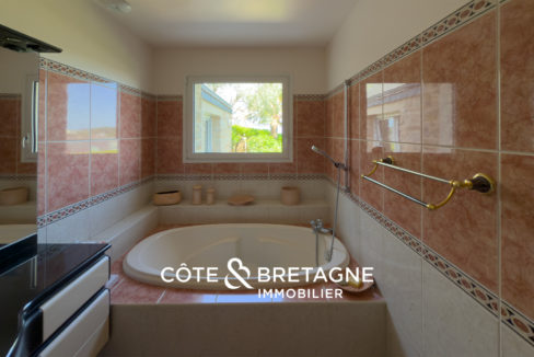 maison-familiale-perros-guirec-vue-mer-baignoire2