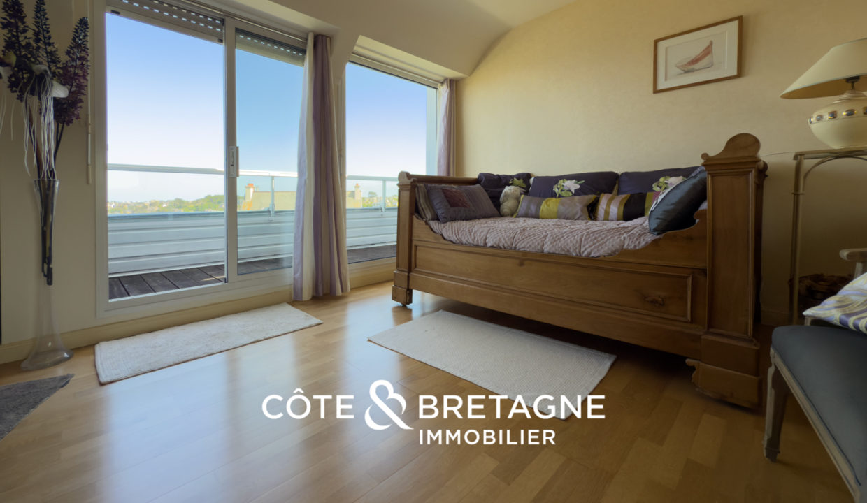 maison-familiale-perros-guirec-vue-mer-bibliotheque