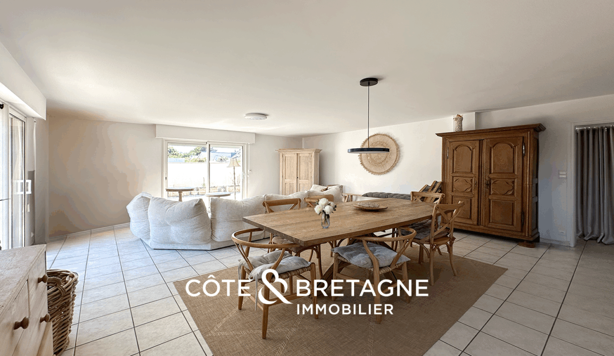 Maison renovée à Saint-Armel 3