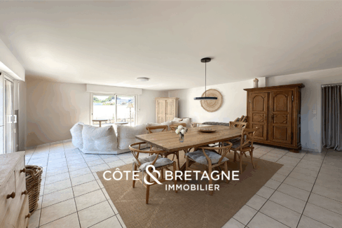Maison renovée à Saint-Armel 3
