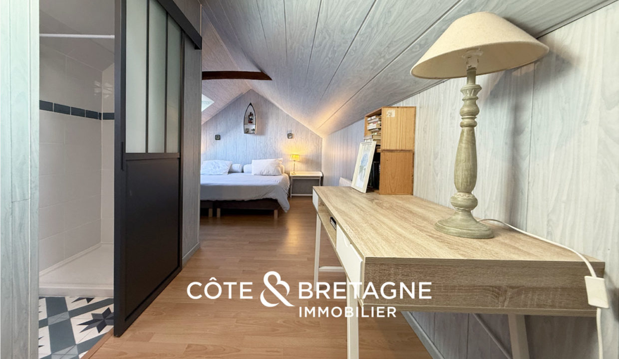 Chambre-parentale-maison-pordic-salle-eau-privee