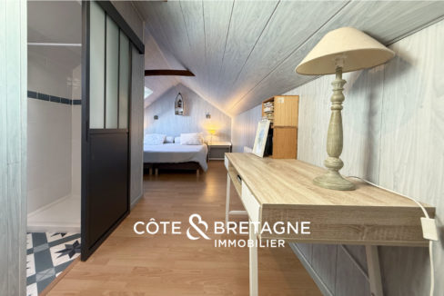 Chambre-parentale-maison-pordic-salle-eau-privee