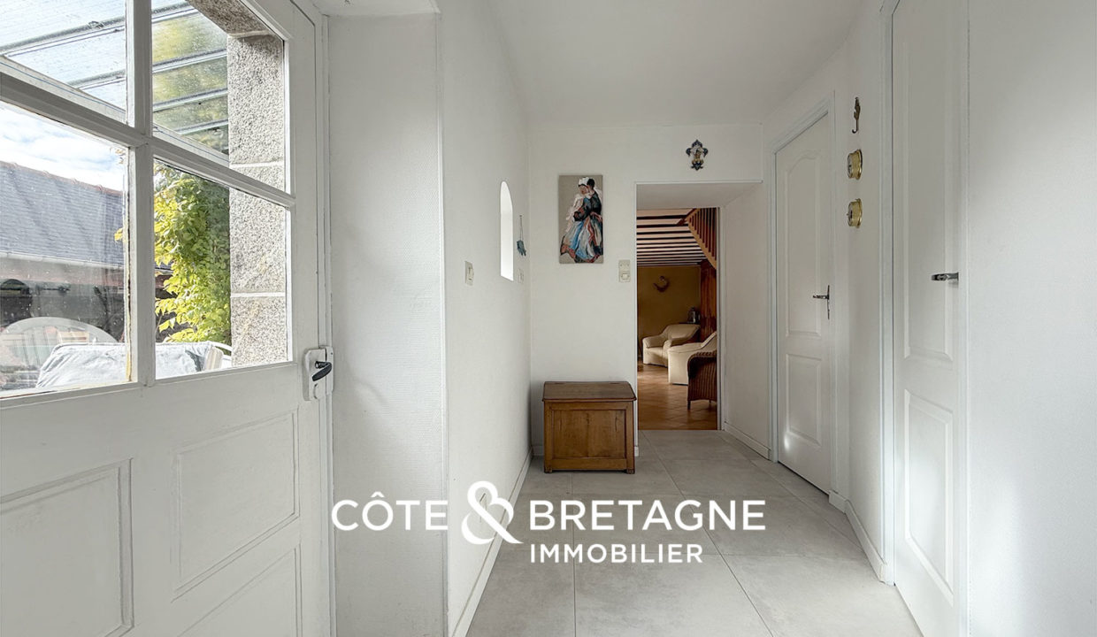 Couloir-maison-pierre-pordic