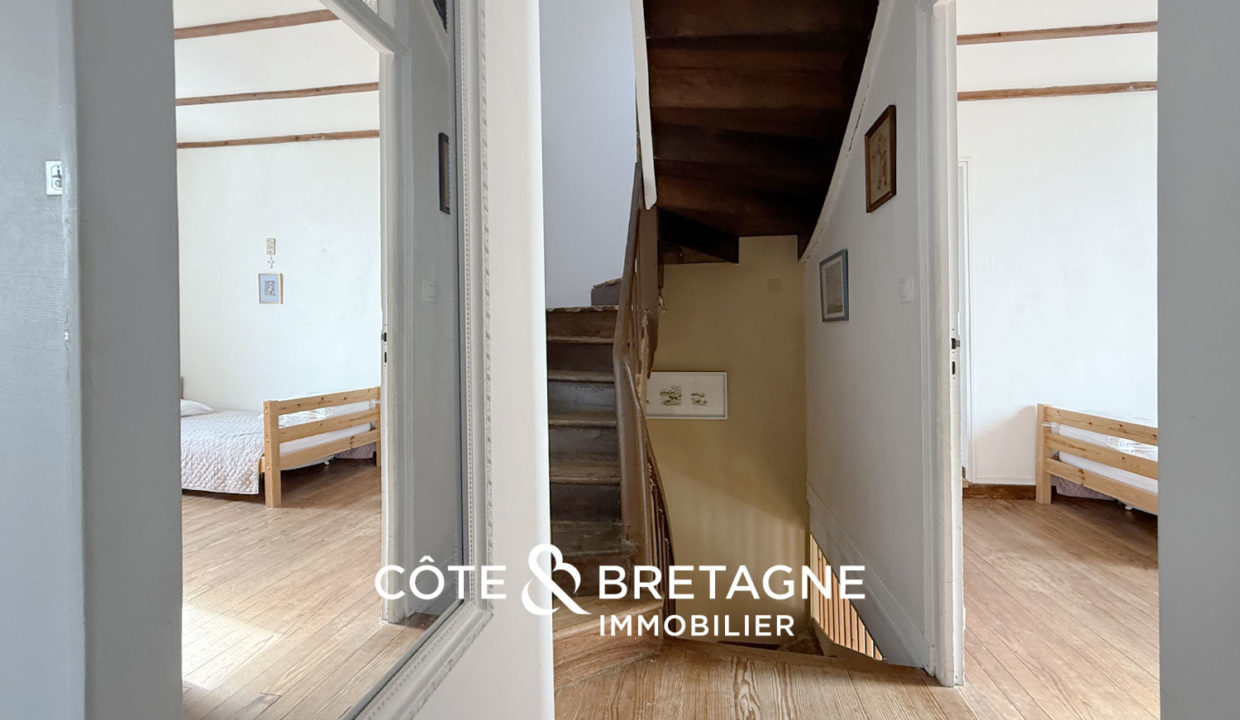 Maison-couloir-pierre-pordic-charme