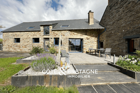 Maison en pierre avec Piscine à Malesatroit 10