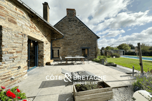 Maison en pierre avec Piscine à Malesatroit 8