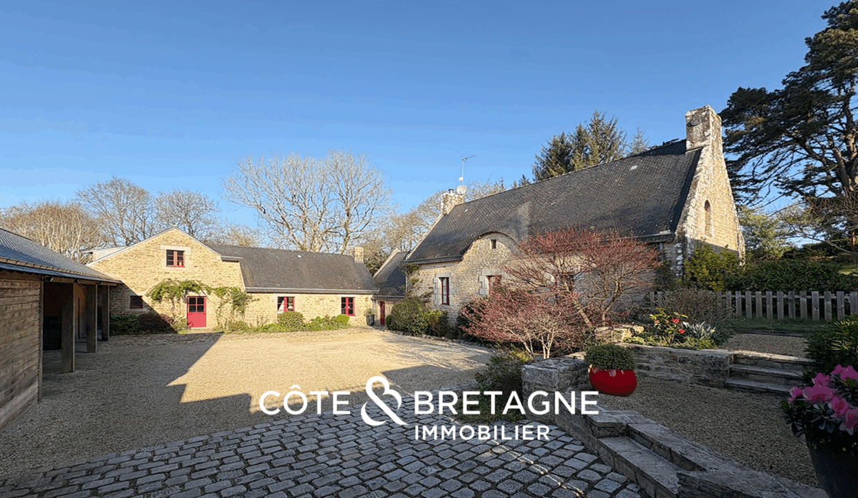 Maison en pierre avec piscine à Guidel dans le Morbihan 16