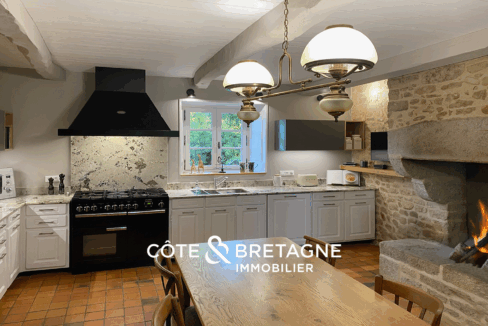Maison en pierre avec piscine à Guidel dans le Morbihan 3