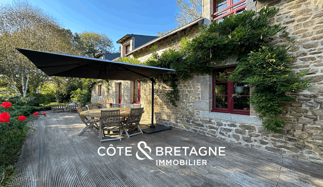 Maison en pierre avec piscine à Guidel dans le Morbihan 40
