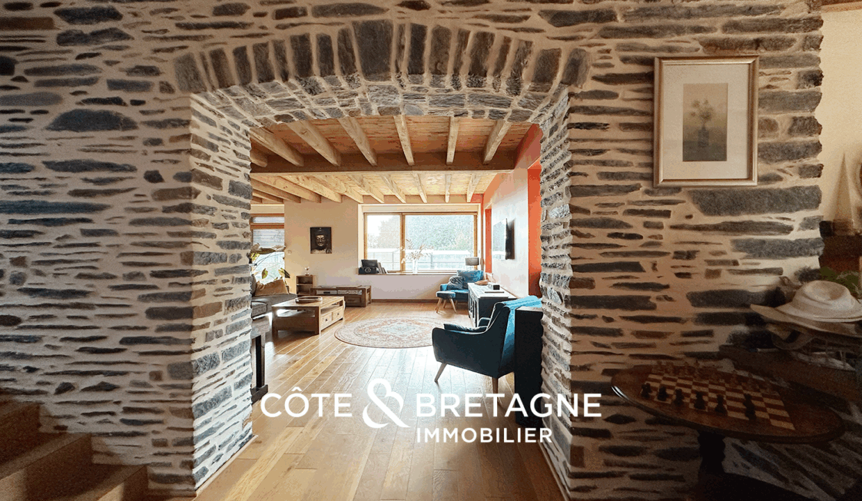 Maison en pierre avec piscine à Malestroit dans le Morbihan 1