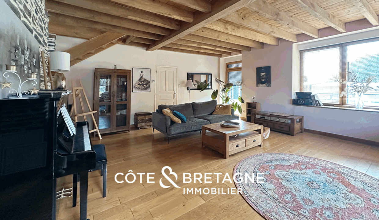 Maison en pierre avec piscine à Malestroit dans le Morbihan