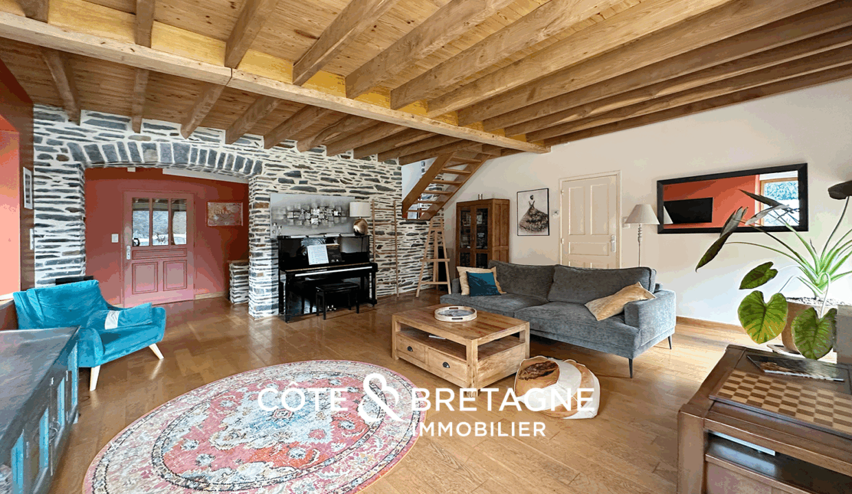 Maison en pierre avec piscine à Malestroit dans le Morbihan 4