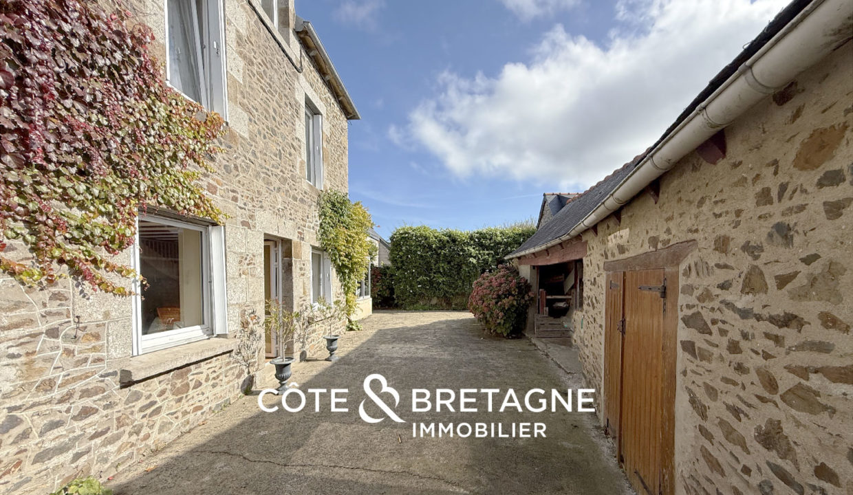 Maison-pordic-hameau-garage-cour