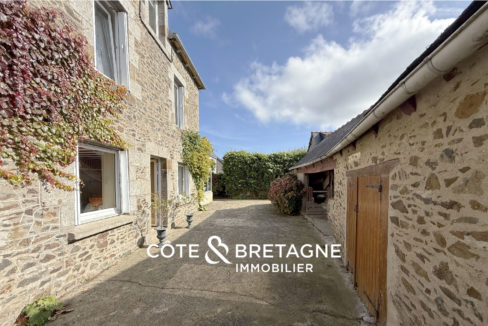 Maison-pordic-hameau-garage-cour
