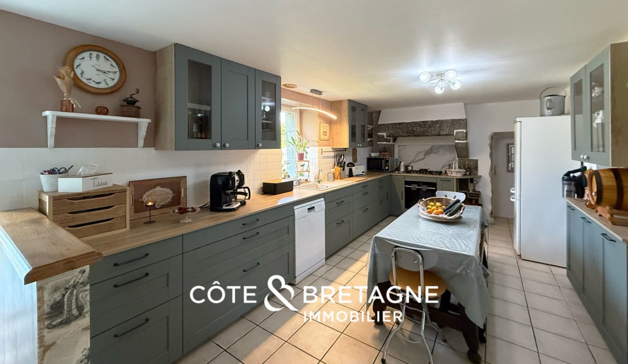 maison-bretagne-pluzunet-cuisine-2
