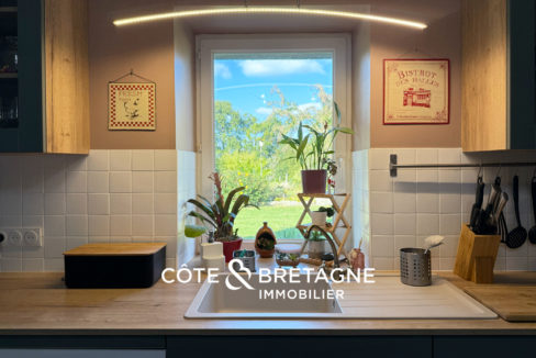 maison-bretagne-pluzunet-cuisine