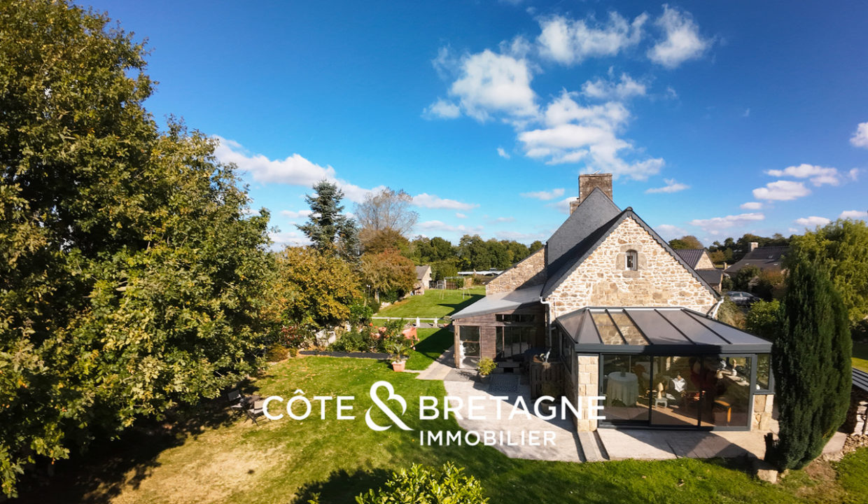maison-bretagne-pluzunet-drone