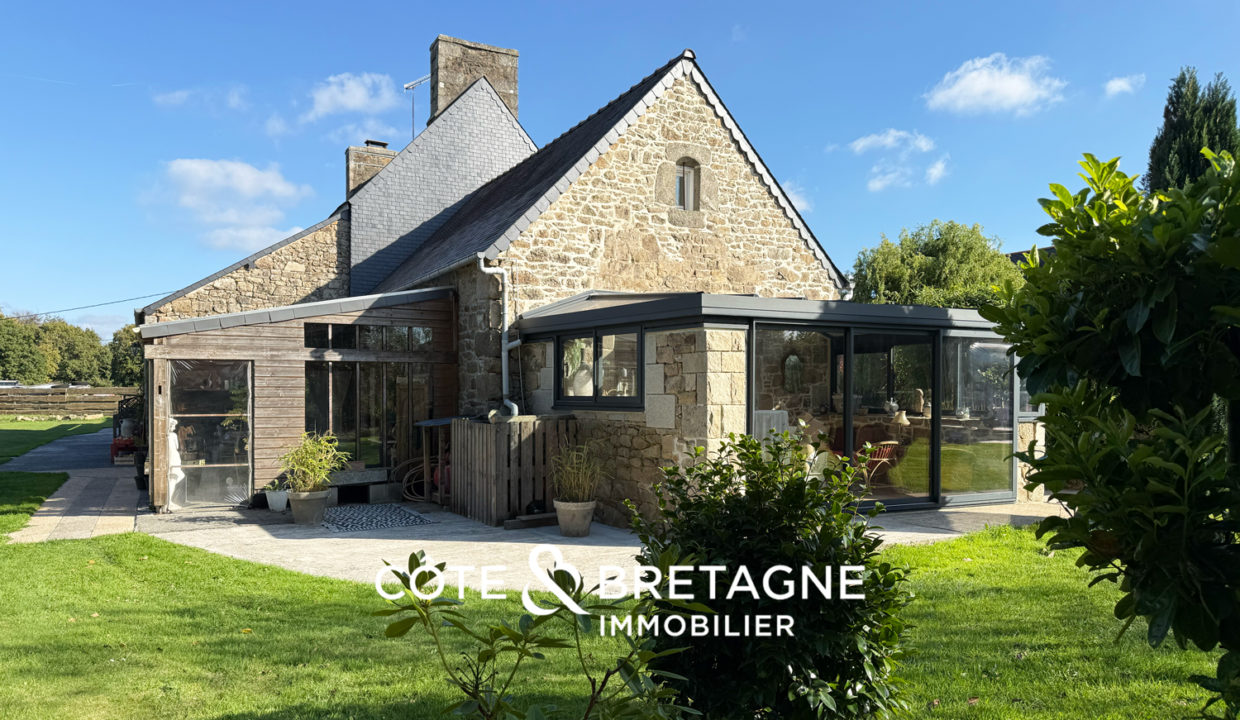 maison-bretagne-pluzunet-facade-2