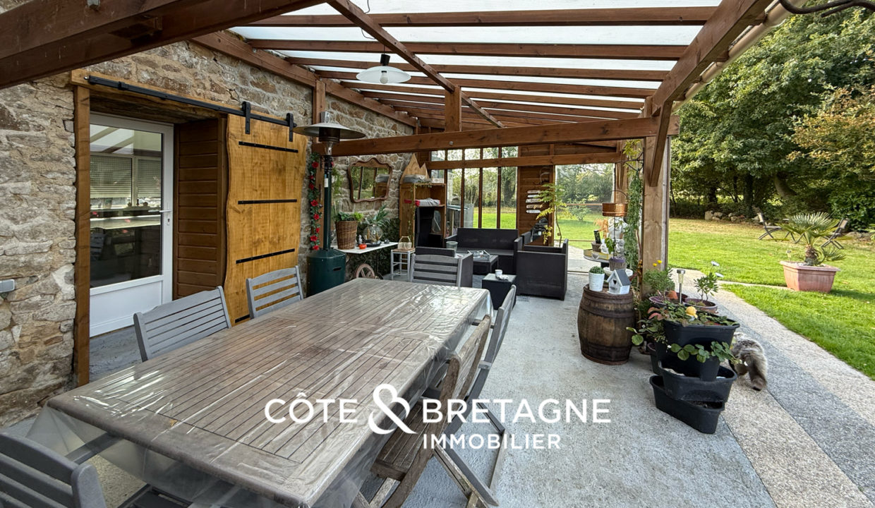 maison-bretagne-pluzunet-pergola