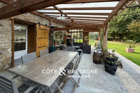 maison-bretagne-pluzunet-pergola