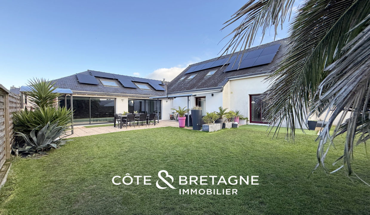 Maison-Familiale-Lanvollon-pisicne-Couverte-Jardin-Bretagne-24