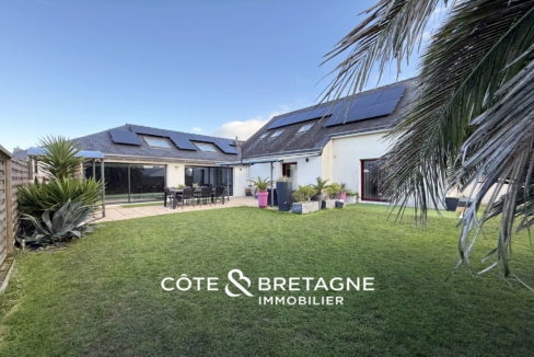 Maison-Familiale-Lanvollon-pisicne-Couverte-Jardin-Bretagne-24