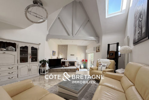 Maison-familiale-jardin-pieces-spacieuses-sejour-yffiniac-7