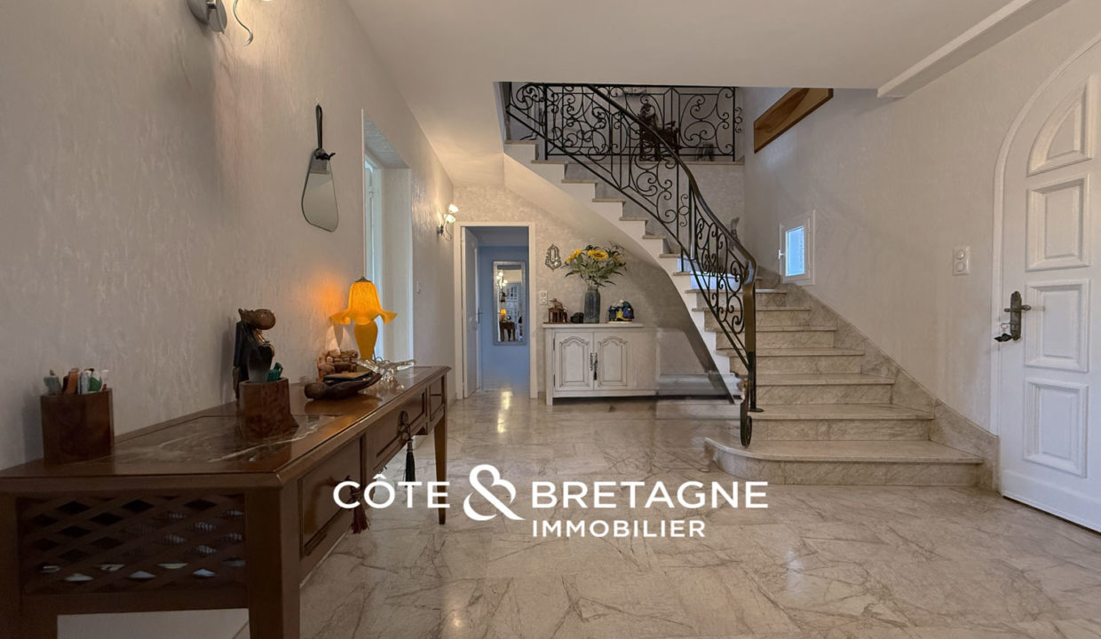 Maison-familiale-yffiniac-piscine-volume-jardin