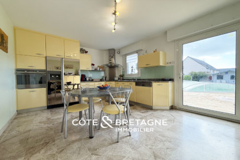 Propriete-familiale-yffiniac-jardin-volume-terrasse-piscine-20