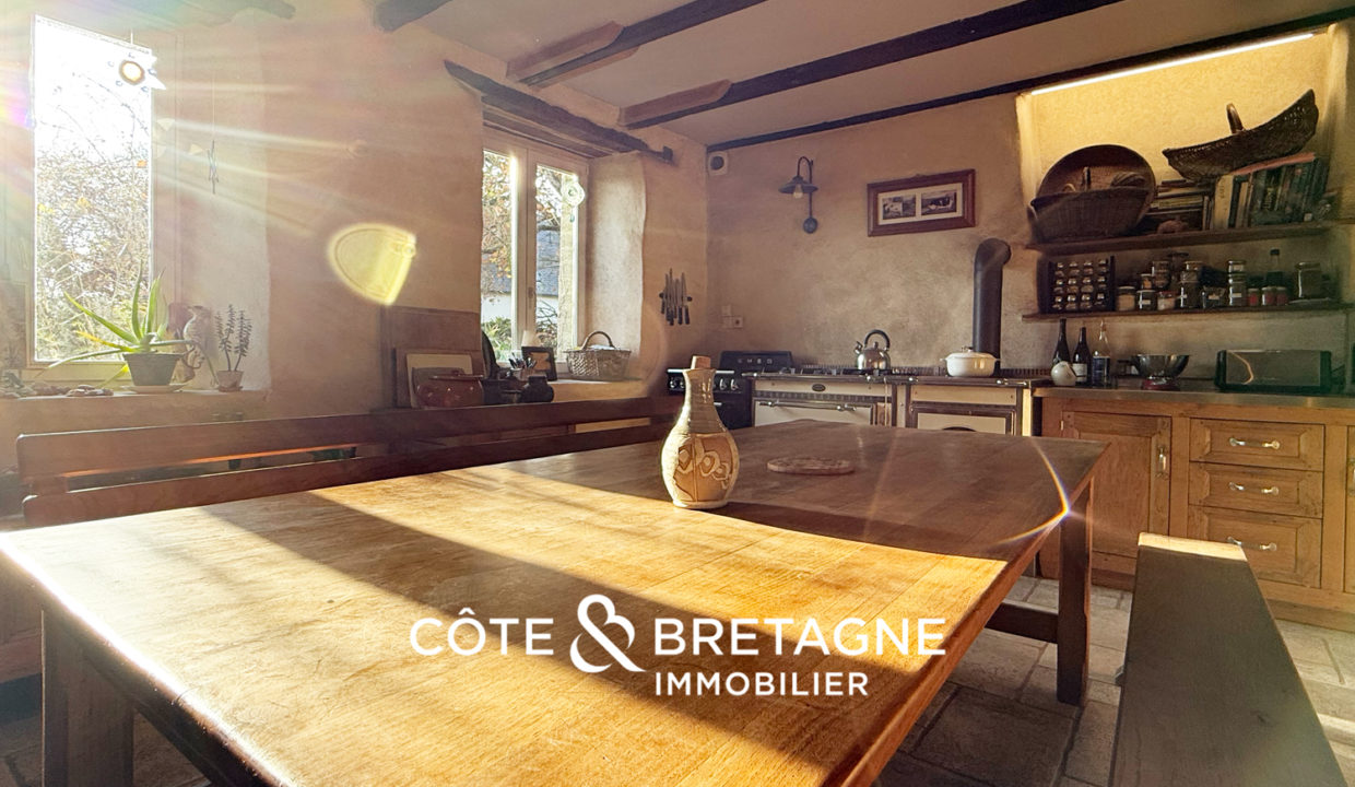 maison-pierre-gite-bretagne-begard-cuisine-2